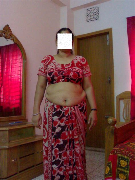 aunty strips saree shows boobs and pussy saree removing photos