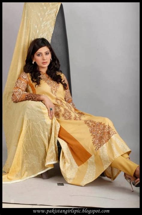 india girls hot photos pakistani model saba qamar pictures