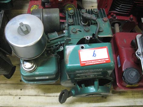 briggs stratton hp cast iron sleeve engine  tested located  workshop  naracoorte