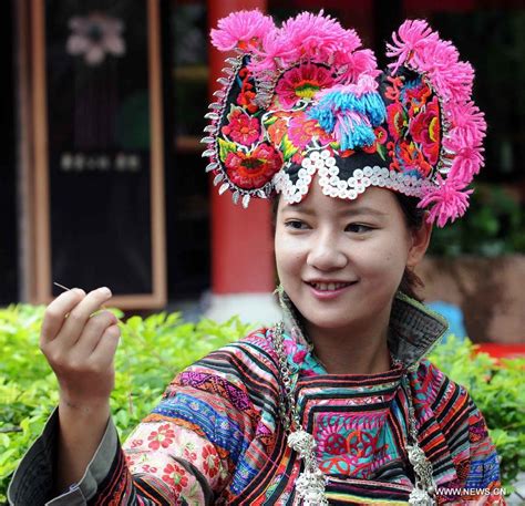 embroidery works  yi ethnic group chinaorgcn