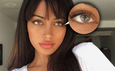 Cindy Kimberly Aka Wolfiecindy Wearing Color Contact
