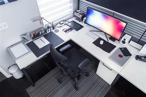 42 Beautiful Minimal Workstations For Your Inspiration
