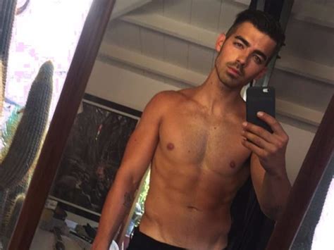 man candy colombian footballer andres correa gets his kit off in nude selfies cocktails