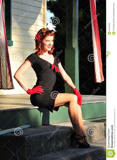 Belle Fille De Pin Up Rousse Image Stock Image Du Femme Mode 34105795