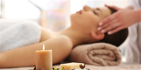 What Is Aromatherapy Massage Benefits And Recipies Robesnmore