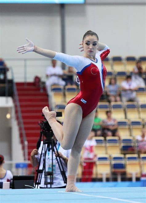 aliya mustafina on floor at the 2013 universiade artistic gymnastics