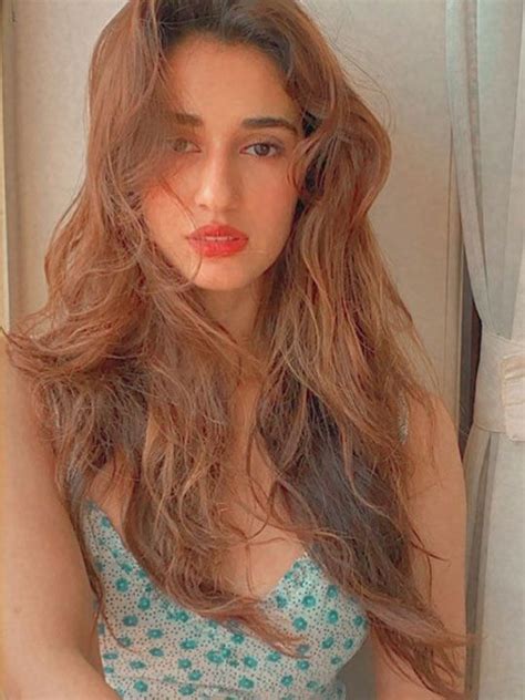 stunning selfies of bollywood actress disha patani entertainment