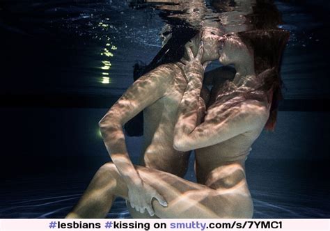 Lesbians Kissing Caressing Underwater