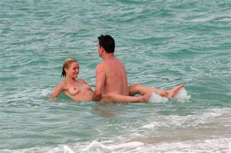 american actress fashion model cameron diaz topless at the beach
