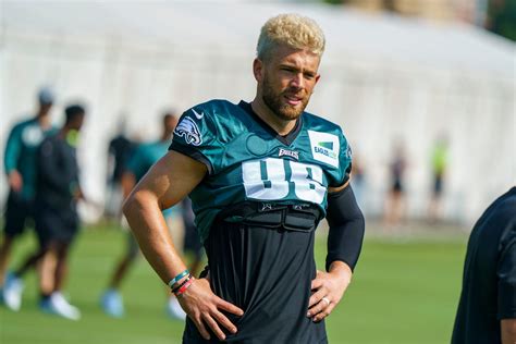 zach ertz  part  practice  eagles training camp