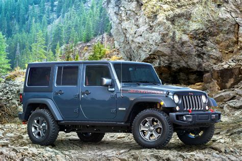 heroic chrysler exec  jeep wrangler  save people  burning ford carguideph