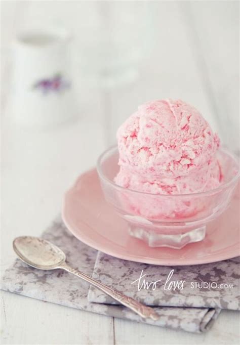 ♥ Mademoiselle Rose ♥ Pink Chocolate Flecked Ice Cream Ice Cream