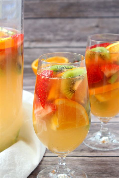 Tropical White Wine Sangria 4 Sons R Us