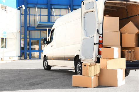 efficiently load  pack  moving truck elite truck rental