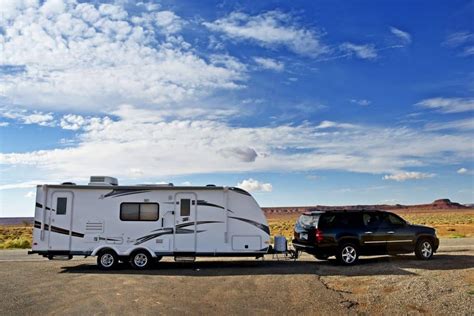 awesome travel trailers   pounds camper report