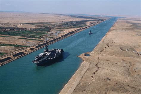 Traficul Maritim Pe Canalul Suez E Apărat De Armată Cuget Liber