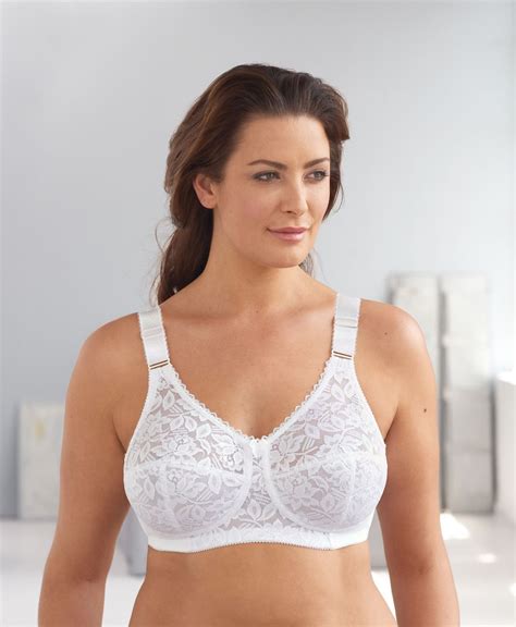 17 most comfortable bras for large bust plus size 2022 most