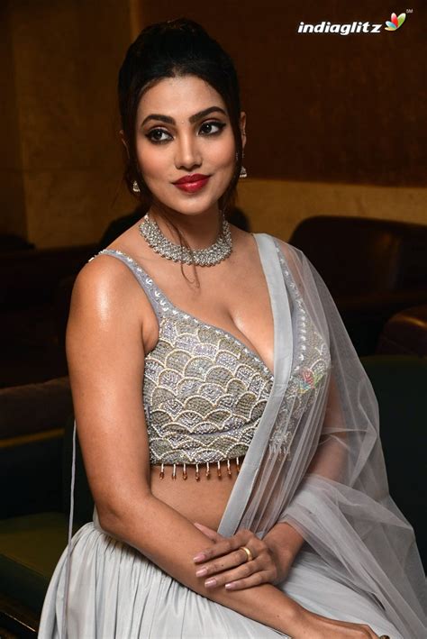 ananya sengupta  tamil actress  images gallery stills  clips indiaglitzcom