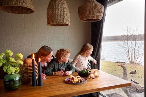 lake resort beekse bergen weekend  midweek  jungalow zebragiraf actieprijs