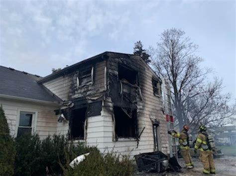 residents escape as fire spreads through home in auburn hills cats rescued