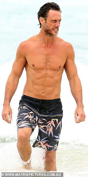 lee henderson shows off his six pack abs after split from jackie o daily mail online