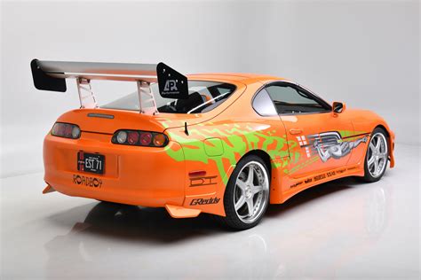 toyota supra  fast  furious sold   record breaking  carscoops