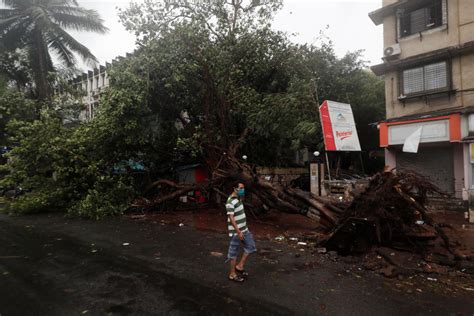 mumbai avoids brunt  cyclone  barrels  indias west coast gg