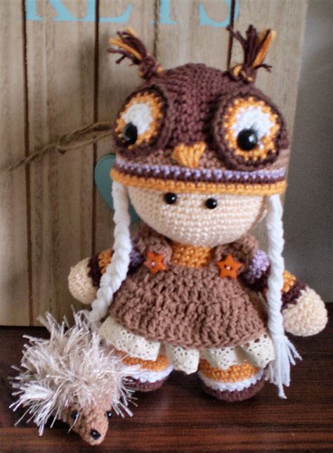meisje met baby egel crochet hats knitting hats