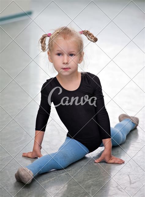 Girl Doing The Splits Photos By Canva
