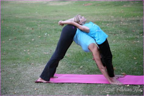 partner yoga poses  beginners latestfashiontipscom