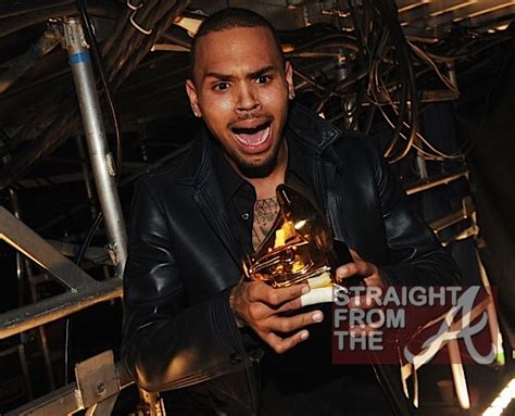 Wtf Chris Brown’s Grammy Performance Sparks “beat Me