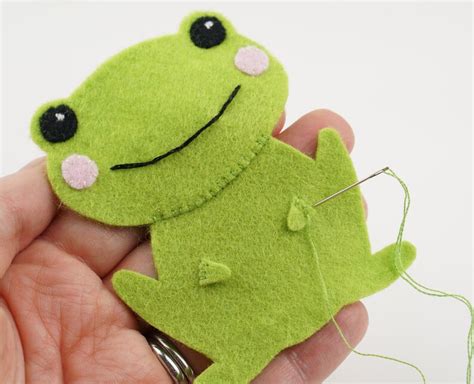 cute felt frog sewing pattern  full instructions instant etsy