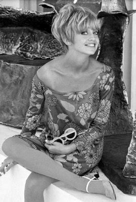 powder blue with polka dots a hodgepodge style icon 60s goldie hawn