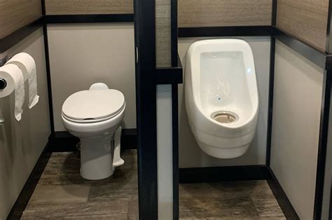 luxury portable toilet rental  nwa clean sanitized convenient