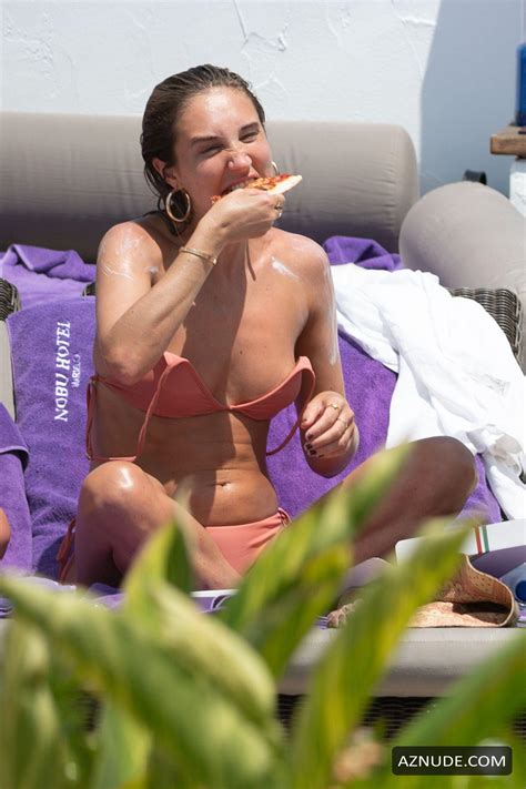 Megan Mckenna Relaxes Poolside In Marbella Aznude