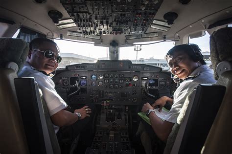 How To Visit The Cockpit Of An Airliner 5 Steps With Pictures