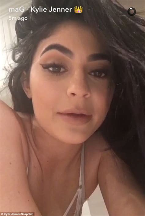 Kylie Jenner S Twitter Account Is Hacked With Lewd Tweets But She Didn