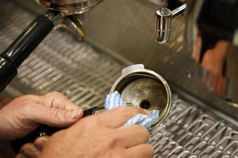 clean  coffee machine  espresso school