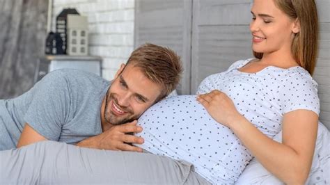 pilihan posisi seks bagi ibu hamil yang tak percaya diri