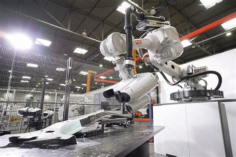 abb una cella robotica  velocizzare  controlli qualita industria italiana