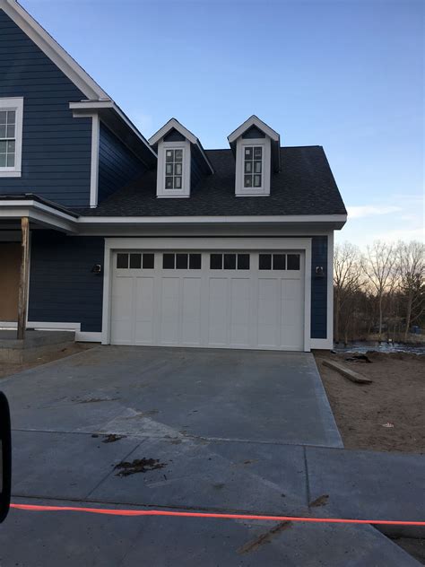 pin   shaped ranch  angled portico