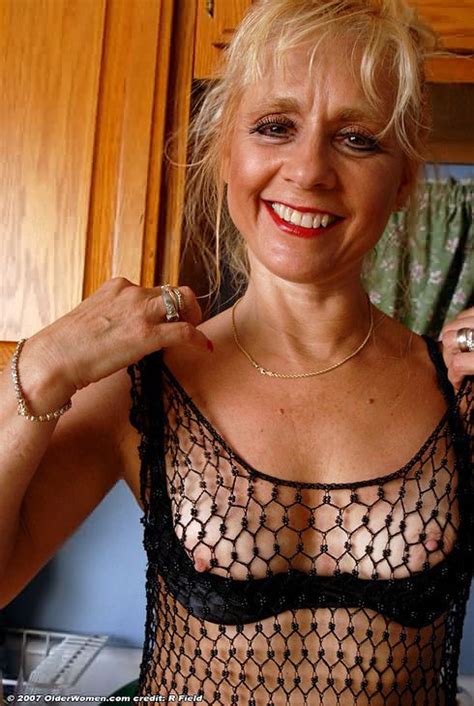 Slim Mature Housewife Loses Her Lingerie Go Granny Porn