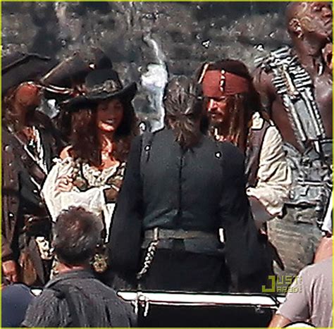 johnny depp filming pirates 4 with penelope cruz photo 2469502