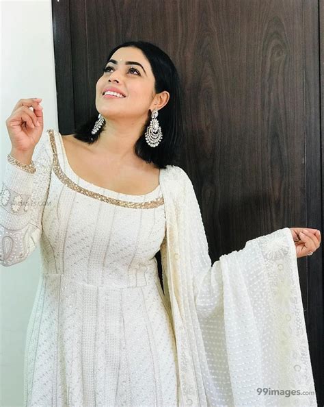 [105 ] Shamna Kasim Beautiful Hd Photoshoot Stills And Mobile Wallpapers