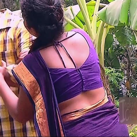 Sudha Tamil Tv Actress Hot Midriff Show In Low Waist Saree