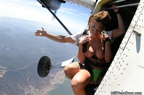 naked skydiving redbust