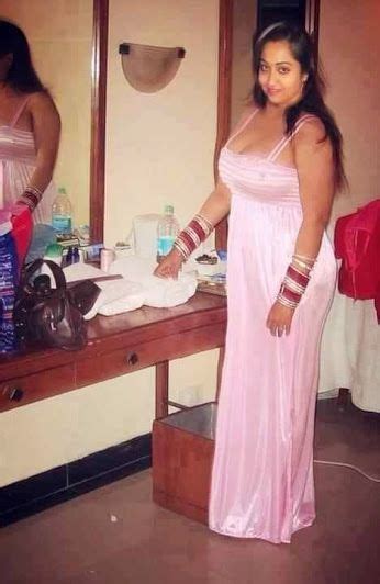 indian housewives secret bedroom pics beautiful indians desi indian aunty desi sexy