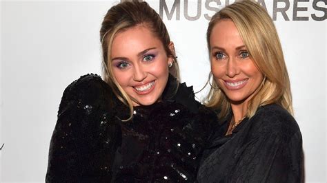 miley cyrus mom sparks white privilege debate after posing with a very