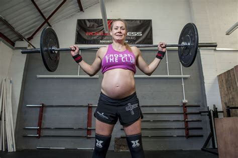 pregnant weightlifter lifting weights as heavy as a fridge daily star