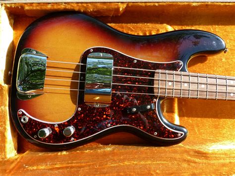 Fender American Vintage 62 Precision Bass